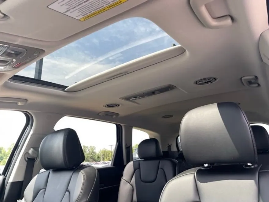 2025 Kia Telluride S photo 1