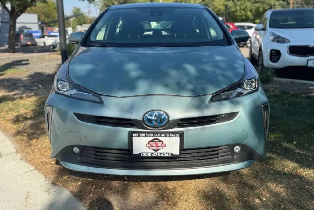 2019 Toyota Prius LE AWD-e photo 1