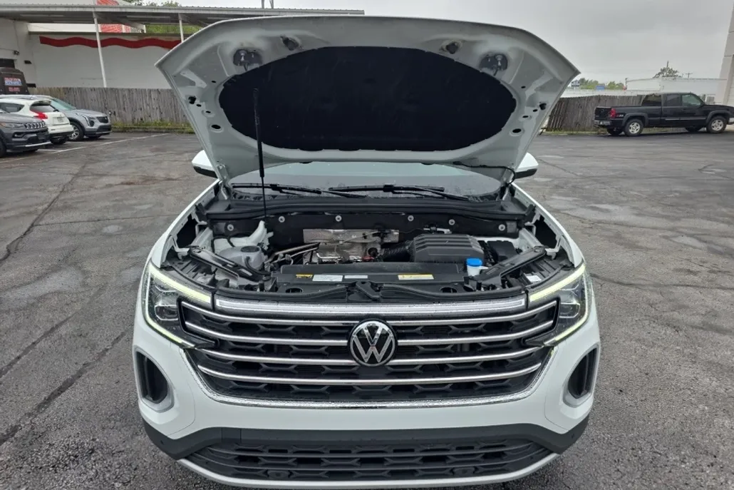 2025 Volkswagen Atlas SE Technology photo 1