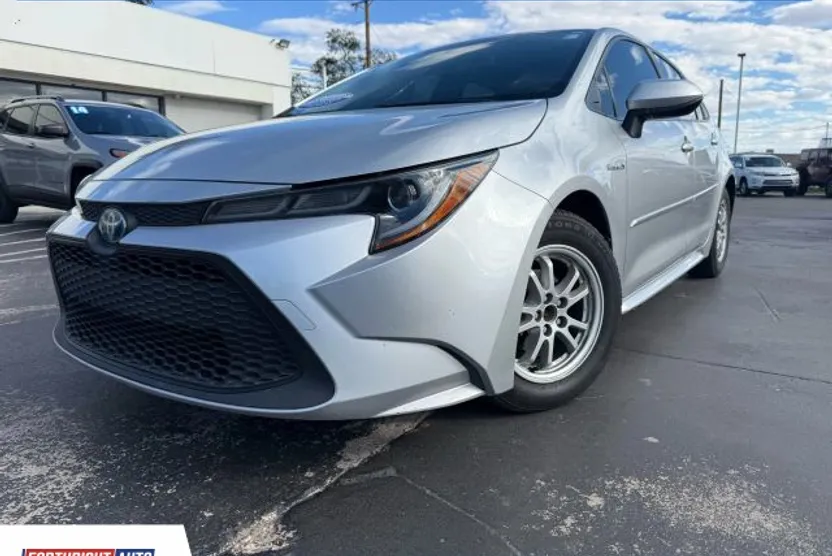 2021 Toyota Corolla Hybrid LE photo 1