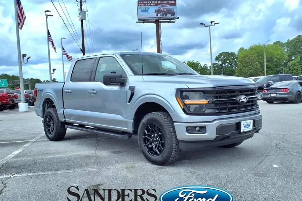 2025 Ford F-150 XLT photo 1