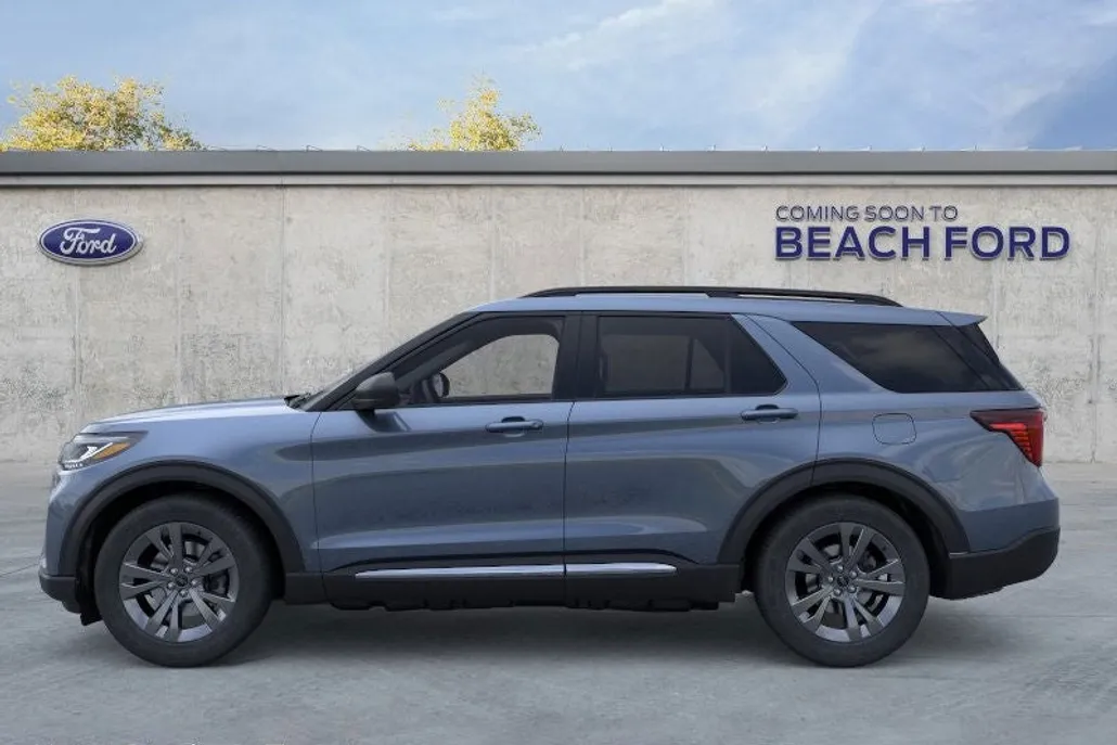 2025 Ford Explorer photo 1