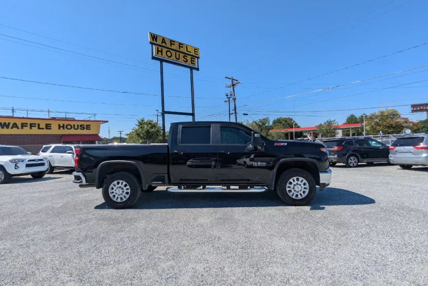 2020 Chevrolet Silverado 2500HD LT photo 1