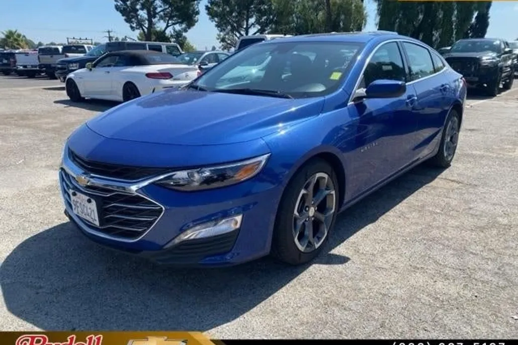 2023 Chevrolet Malibu 1LT photo 1