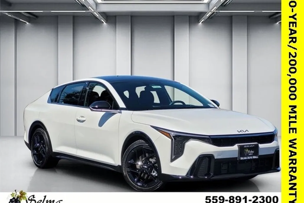 2025 Kia K4 GT-Line Turbo photo 1