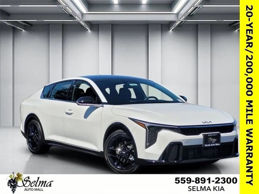 2025 Kia K4 GT-Line Turbo photo 1