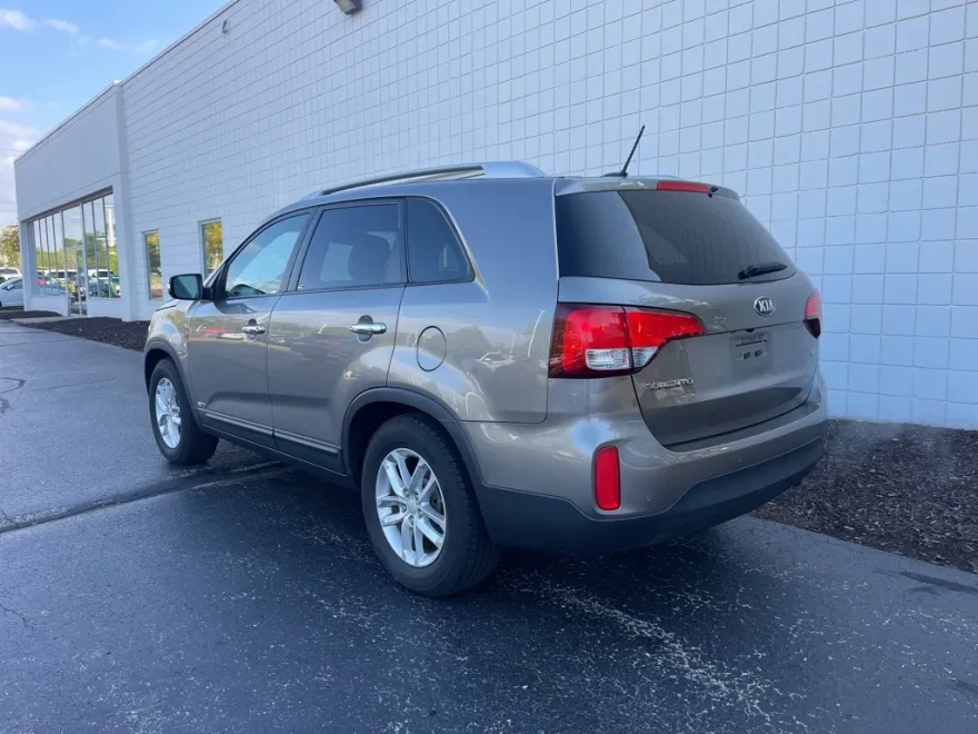 2015 Kia Sorento LX photo 1