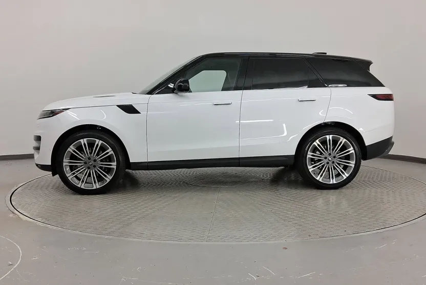 2025 Land Rover Range Rover Sport P360 SE photo 1