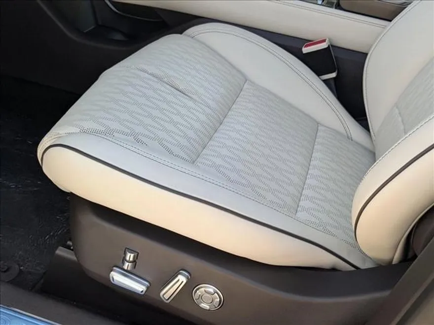2025 Lincoln Nautilus Black Label photo 4
