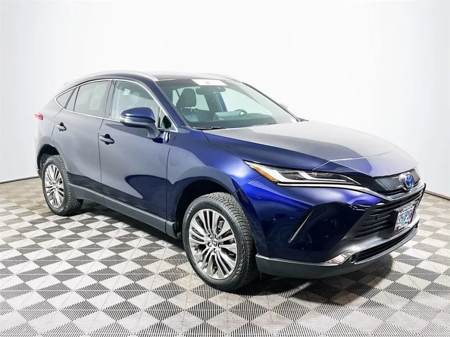 2024 Toyota Venza XLE photo 1