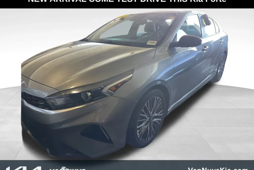 2022 Kia Forte GT-Line photo 1
