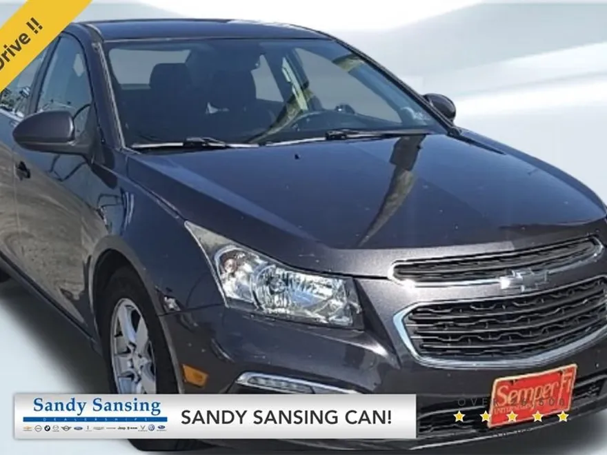 2016 Chevrolet Cruze LT photo 1