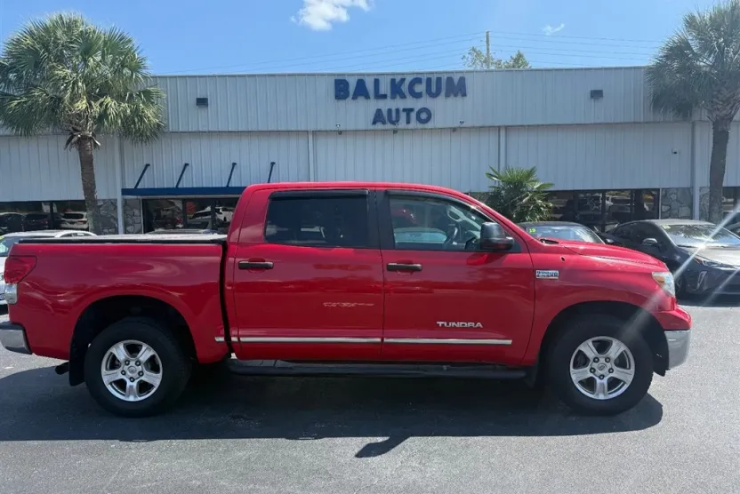 2008 Toyota Tundra SR5 CrewMax photo 1