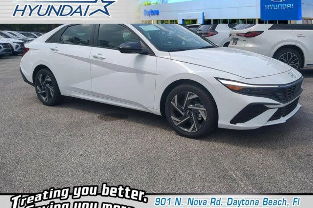 2025 Hyundai Elantra SEL Sport photo 1