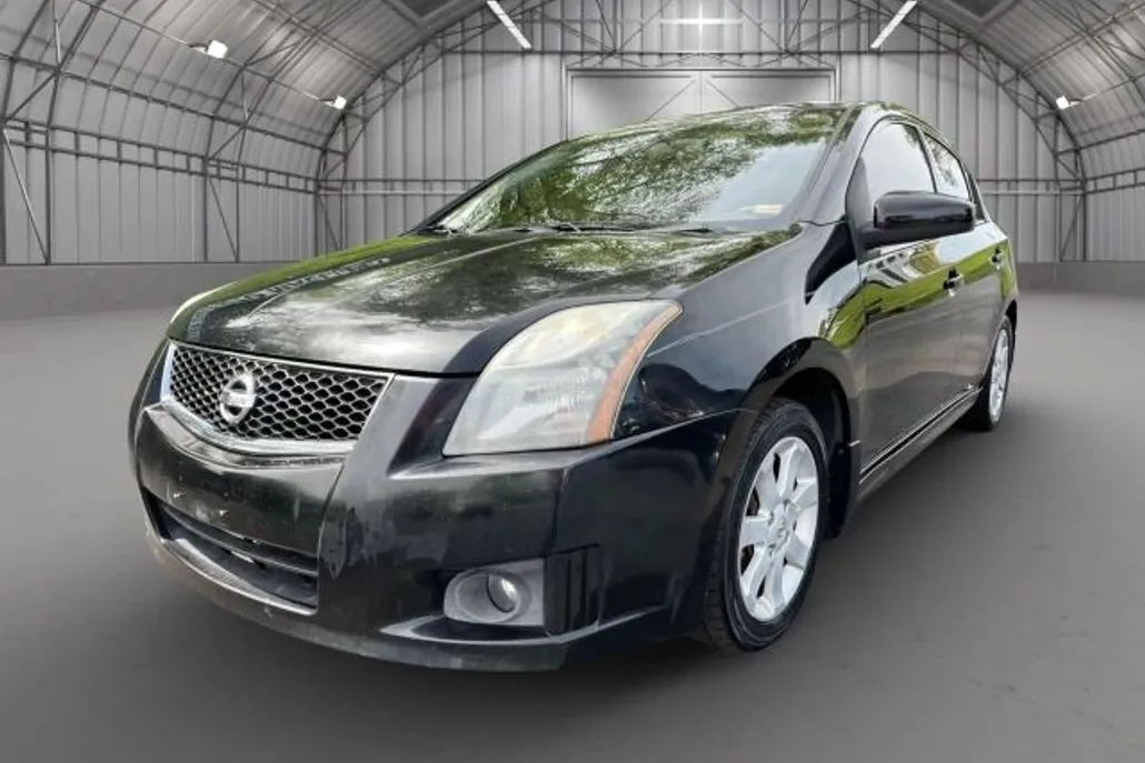 2012 Nissan Sentra SR photo 1