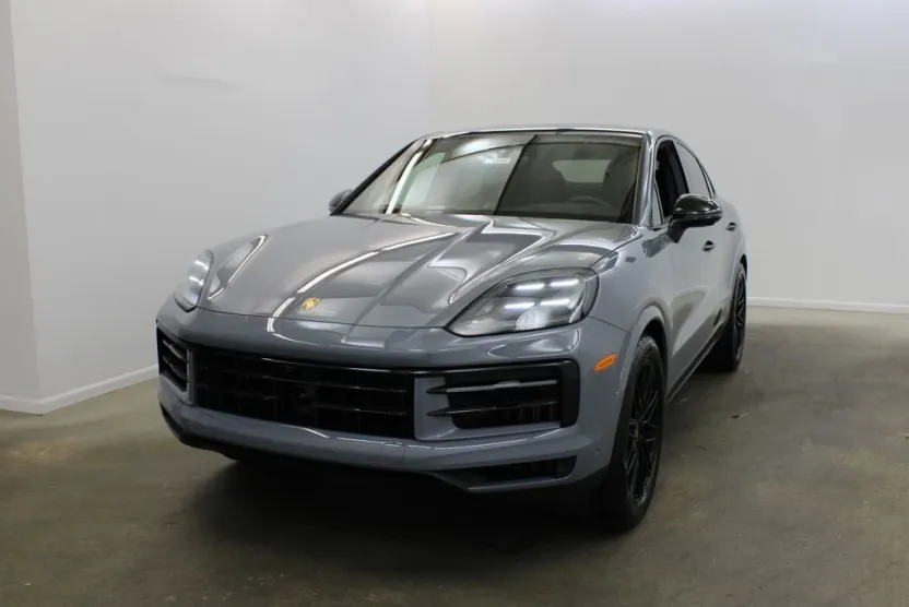 2025 Porsche Cayenne Coupe S photo 1