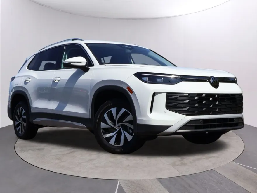 2025 Volkswagen Tiguan S photo 1