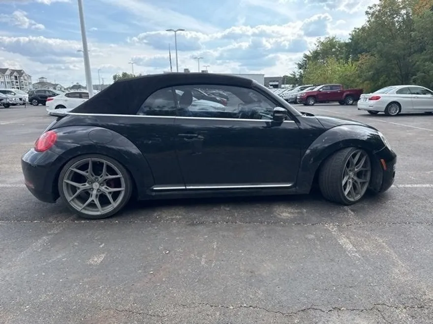 2013 Volkswagen Beetle Convertible photo 1