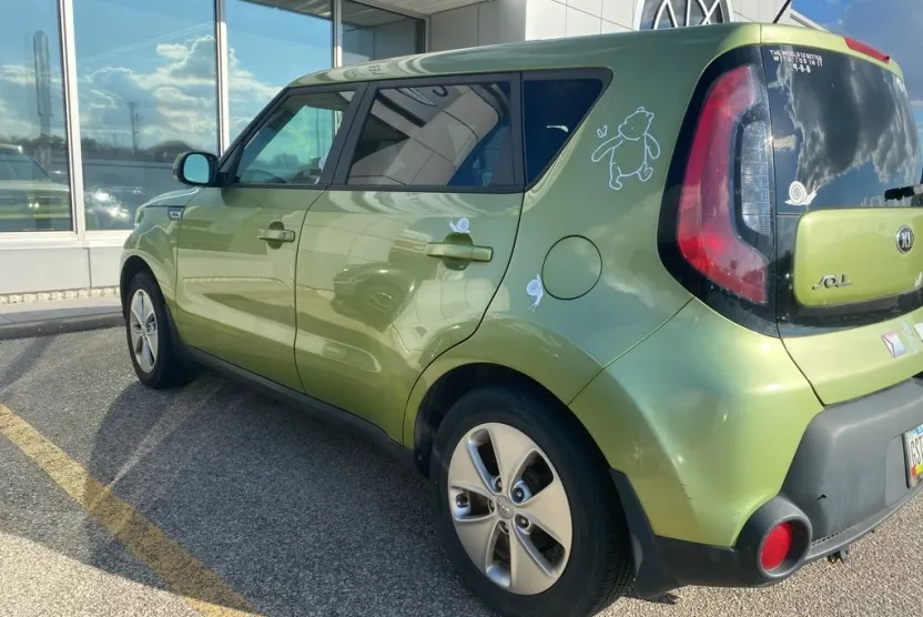2016 Kia Soul Base photo 1