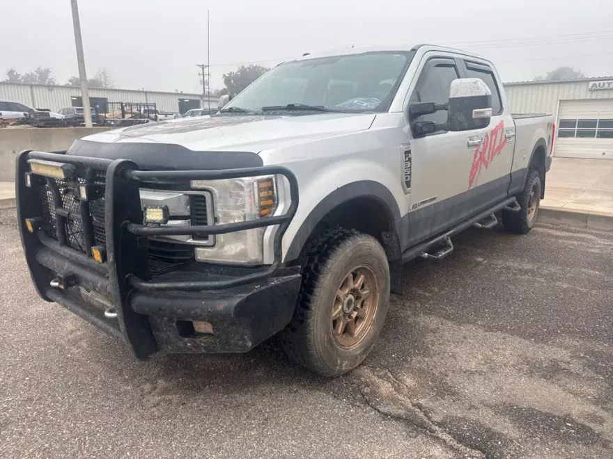 2019 Ford F-350 XLT photo 1