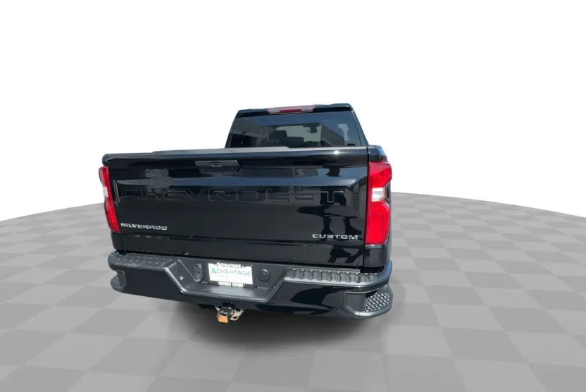 2022 Chevrolet Silverado 1500 Custom photo 1