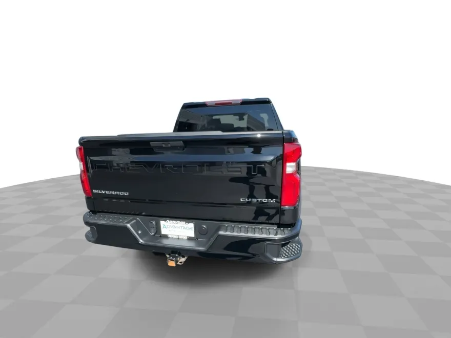 2022 Chevrolet Silverado 1500 Custom photo 1