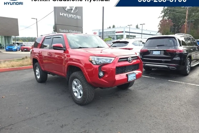 2022 Toyota 4Runner SR5 photo 1