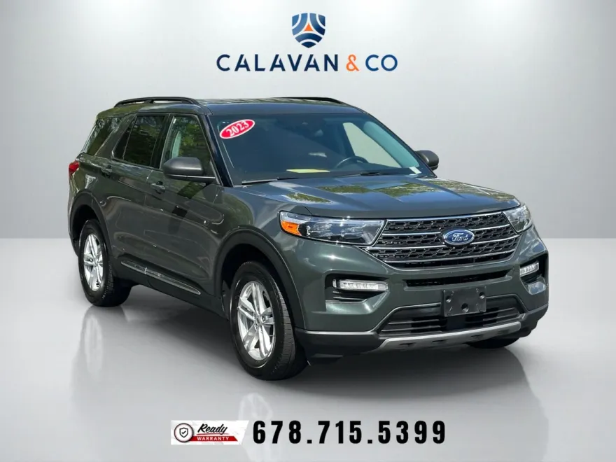 2023 Ford Explorer XLT photo 1