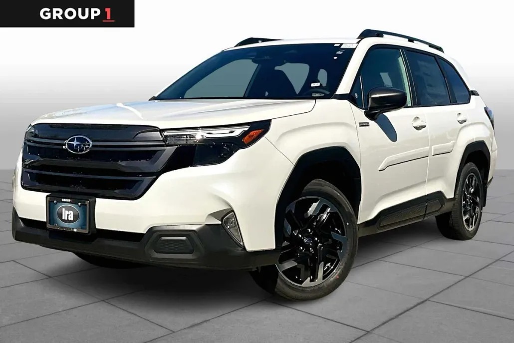 2025 Subaru Forester Premium photo 1