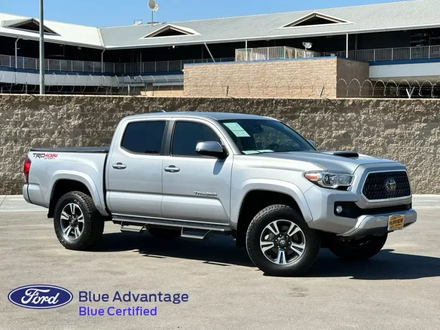 2018 Toyota Tacoma TRD Sport photo 1