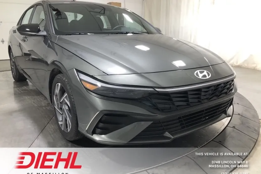 2025 Hyundai Elantra SEL Sport photo 1