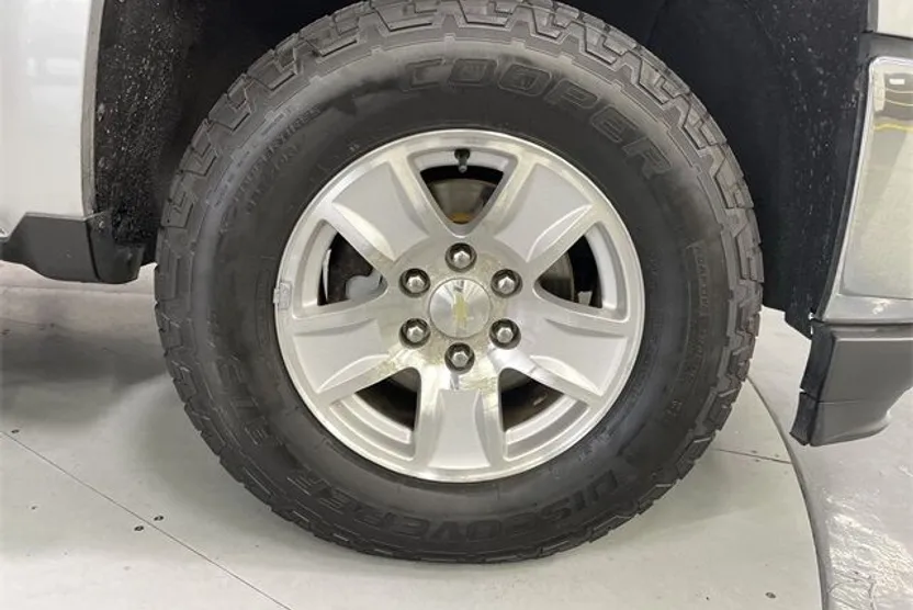 2016 Chevrolet Silverado 1500 LT photo 1