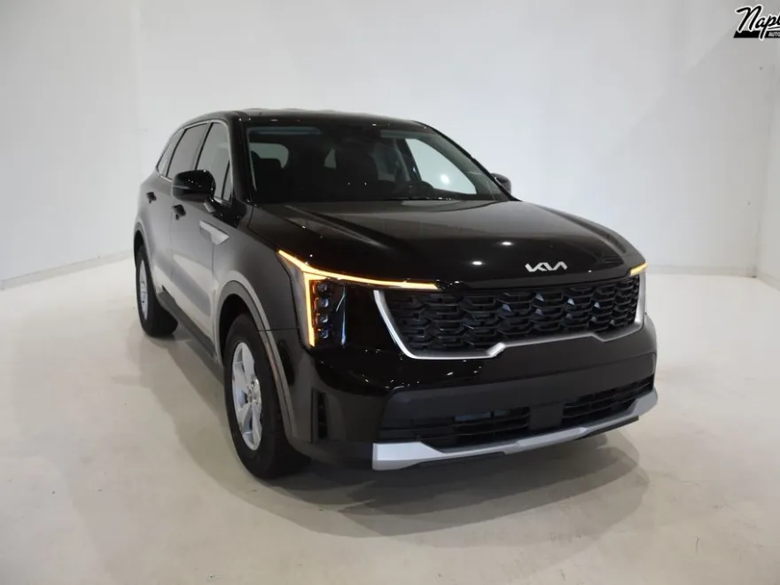 2025 Kia Sorento LX photo 1