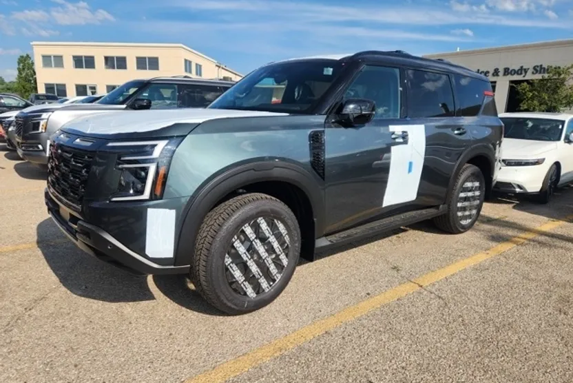 2025 Nissan Armada photo 1