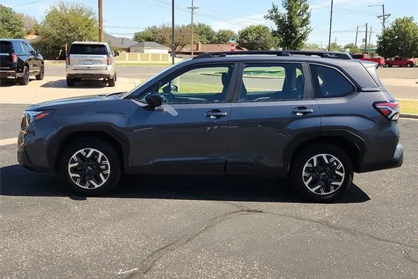 2025 Subaru Forester Base photo 1