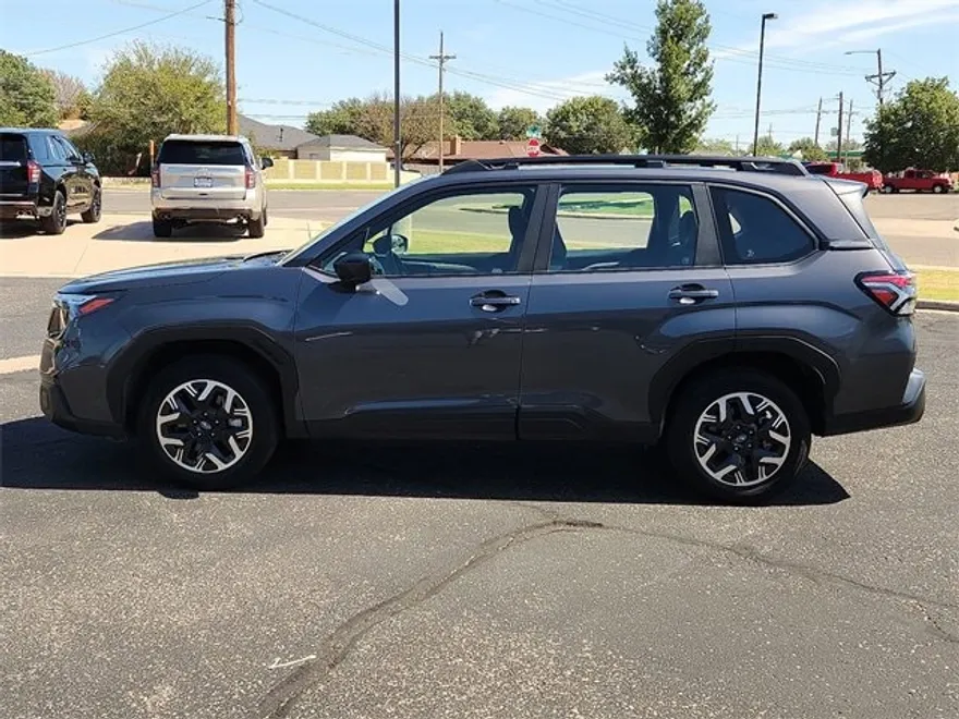 2025 Subaru Forester Base photo 1