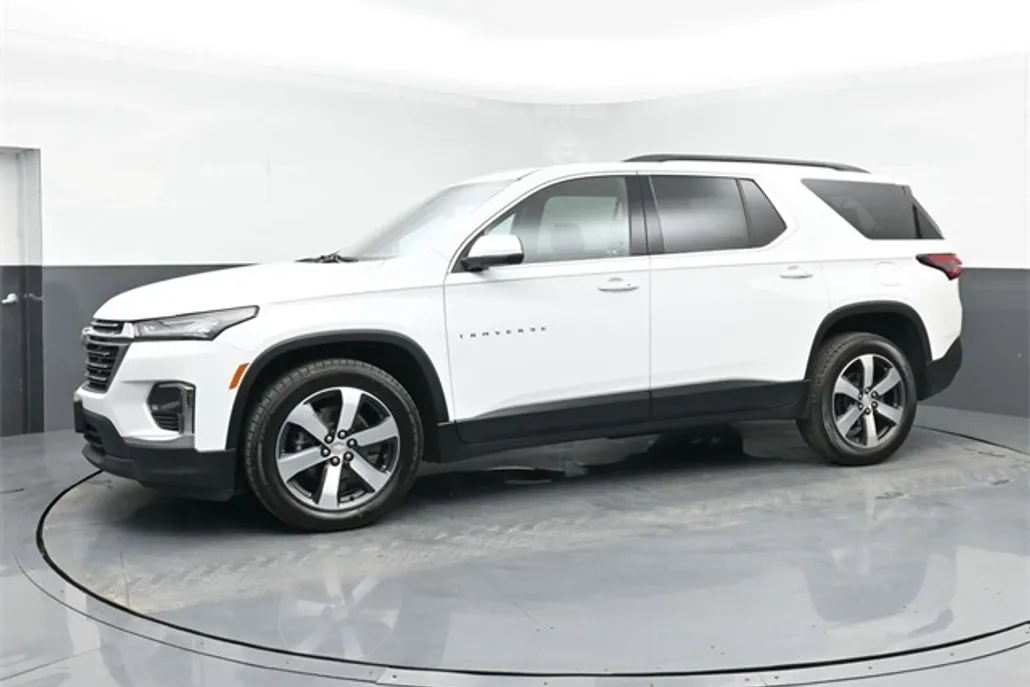 2022 Chevrolet Traverse Leather photo 1