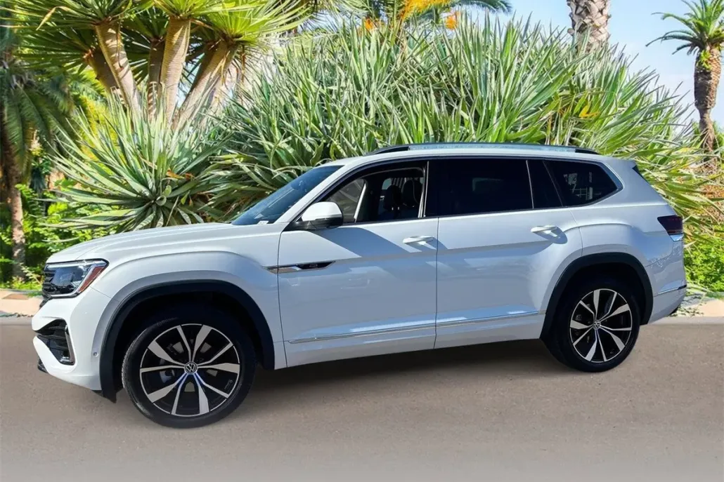 2025 Volkswagen Atlas SEL Premium R-Line photo 1
