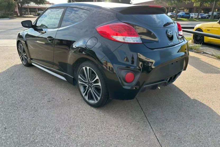 2017 Hyundai Veloster Turbo photo 1