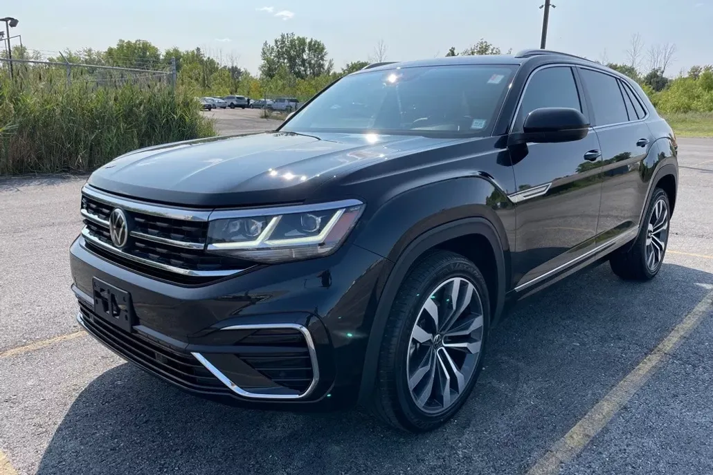 2021 Volkswagen Atlas Cross Sport V6 SEL R-Line photo 1