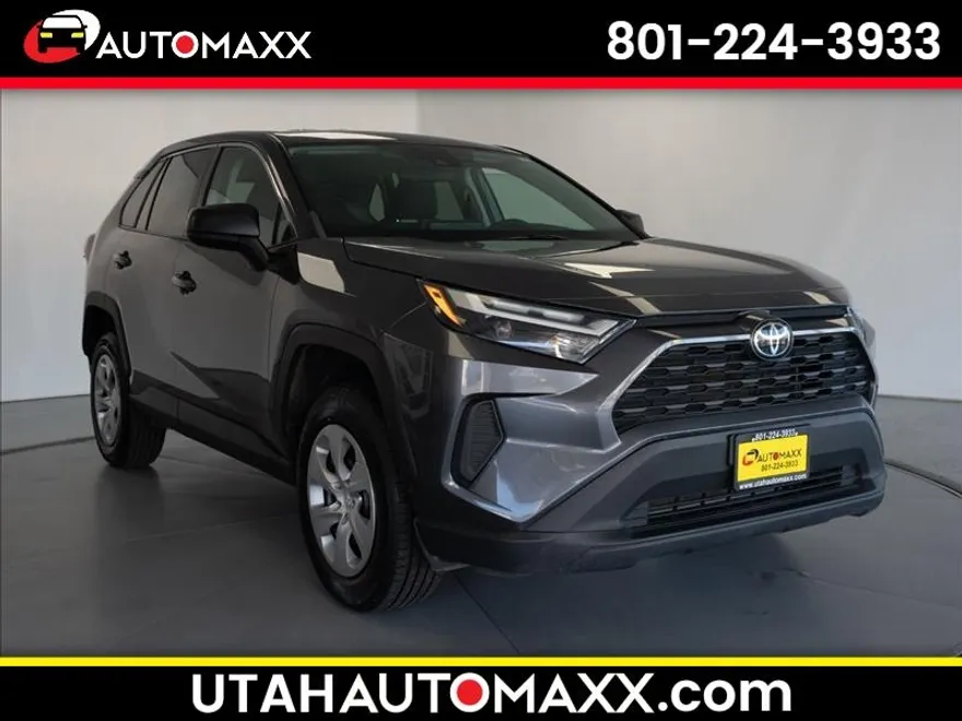 2023 Toyota RAV4 LE photo 1