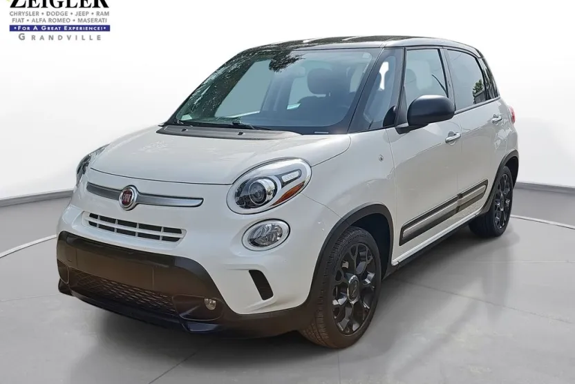 2015 Fiat 500L Trekking photo 1
