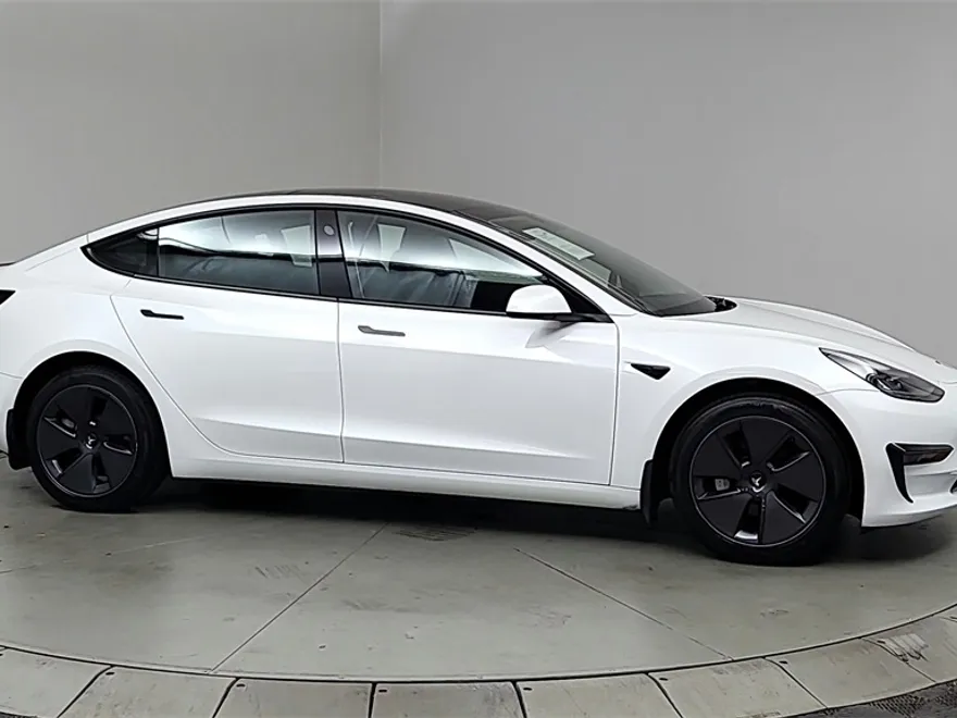 2023 Tesla Model 3 photo 1