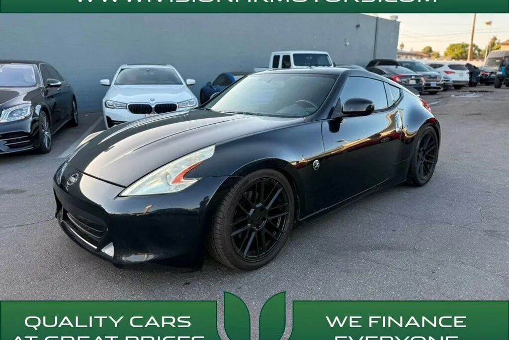 2017 Nissan 370Z photo 1