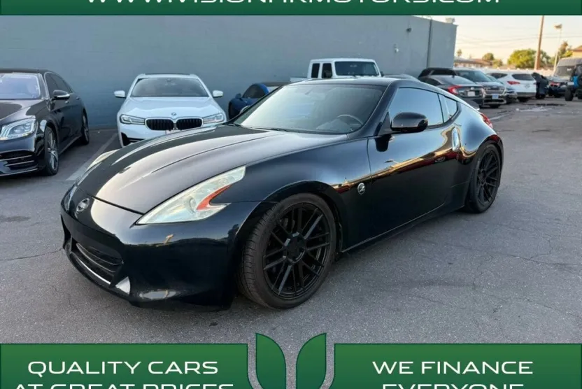 2017 Nissan 370Z photo 1