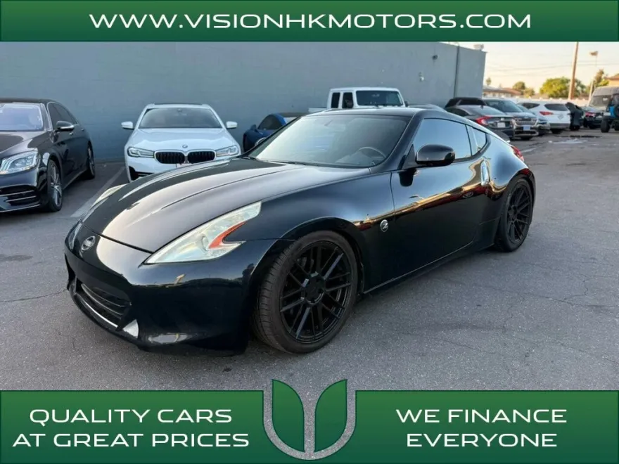 2017 Nissan 370Z photo 1