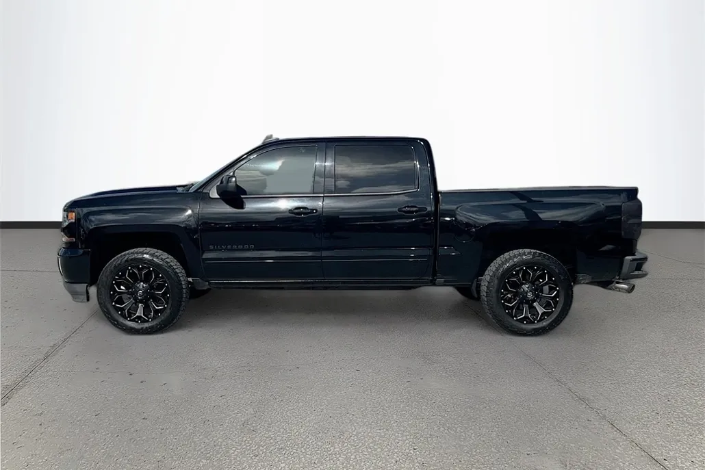 2018 Chevrolet Silverado 1500 LT photo 1