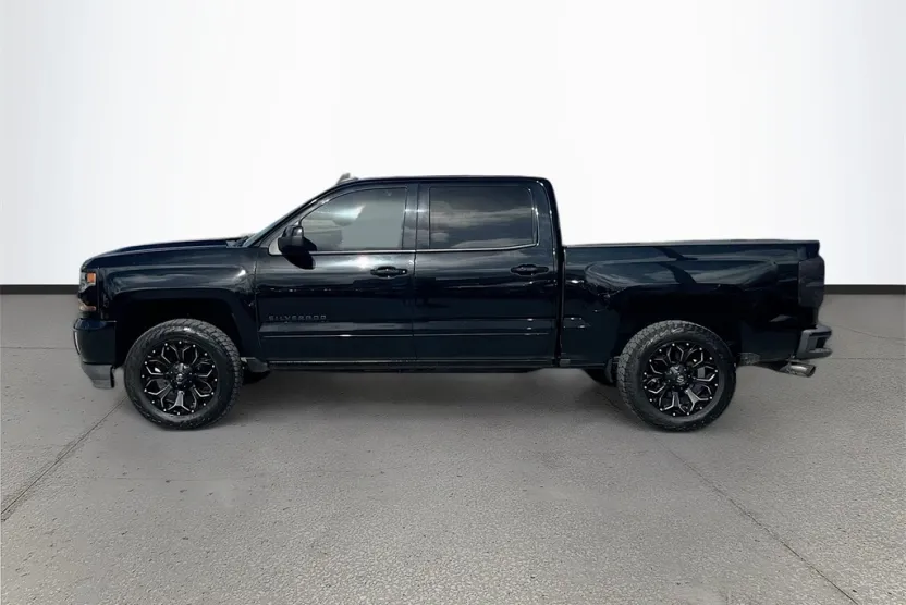 2018 Chevrolet Silverado 1500 LT photo 1