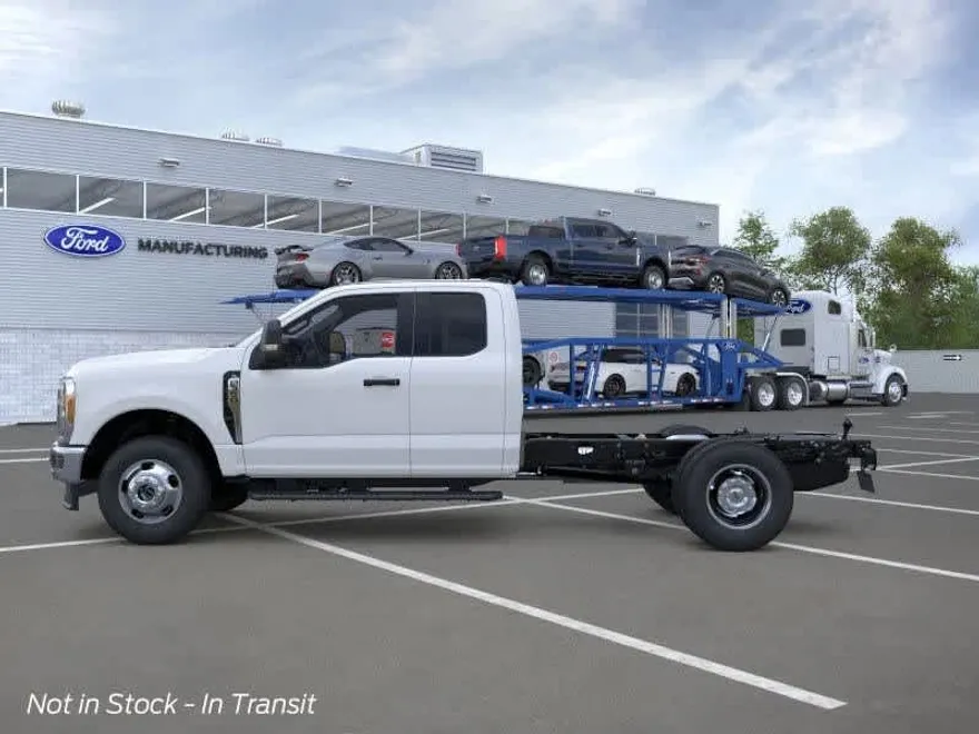 2026 Ford F-350 photo 1