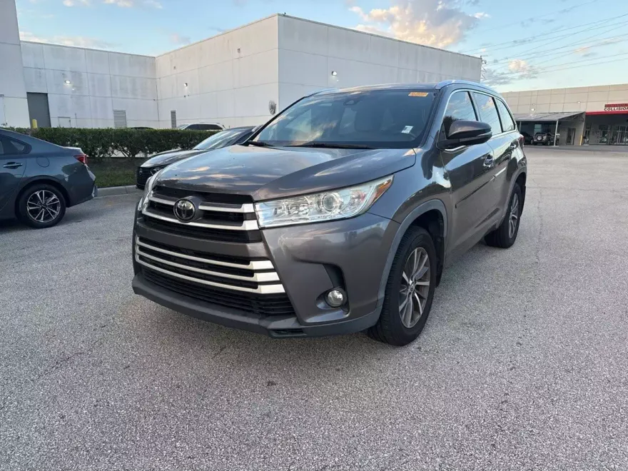 2018 Toyota Highlander XLE photo 1